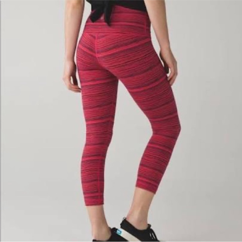 💗LULULEMON WUNDER UNDER CROPPED LEGGINGS💗